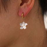 White Bloom Ohrring